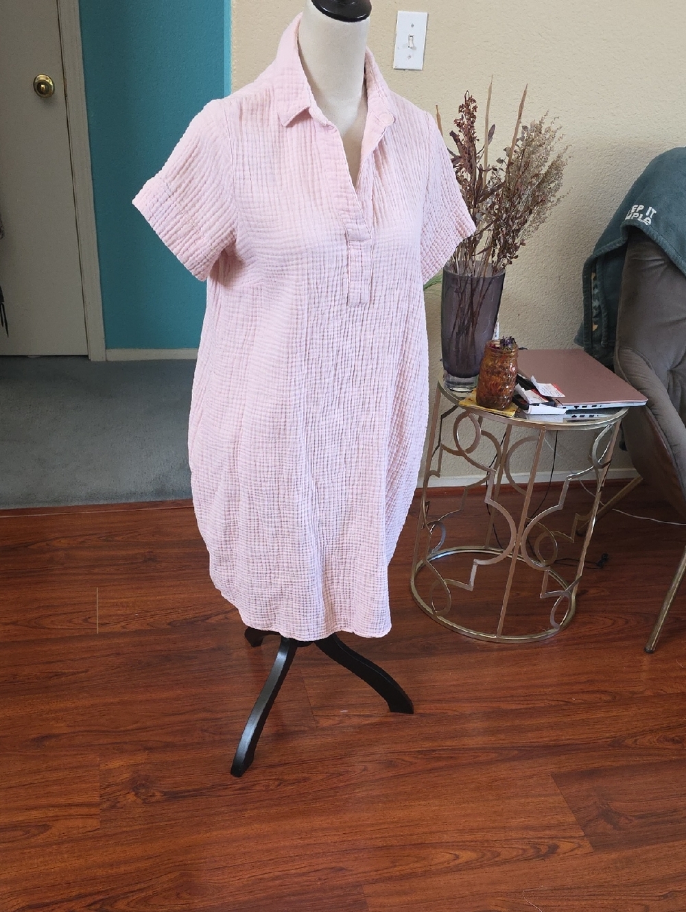 Light Pink Textured Short-Sleeve Women's Dress